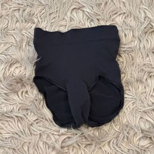 Skims shapewear undies size XXS
